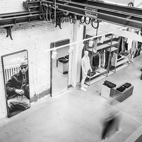 THE ROOTS OF MINIMUM FASHION