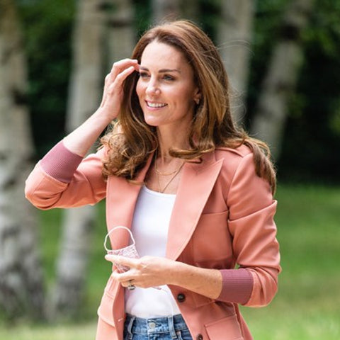 KATE MIDDLETON'S LATEST STYLE LESSON INCLUDES THE PERFECT PAIR OF HIGH WAISTED JEANS
